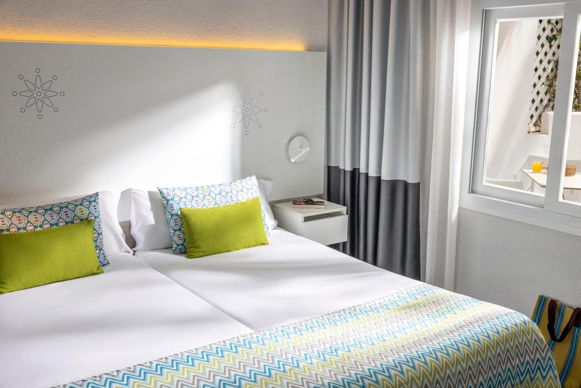 Tui Magic Life Cala Pada Hotell Santa Eularia des Riu Eksteriør bilde